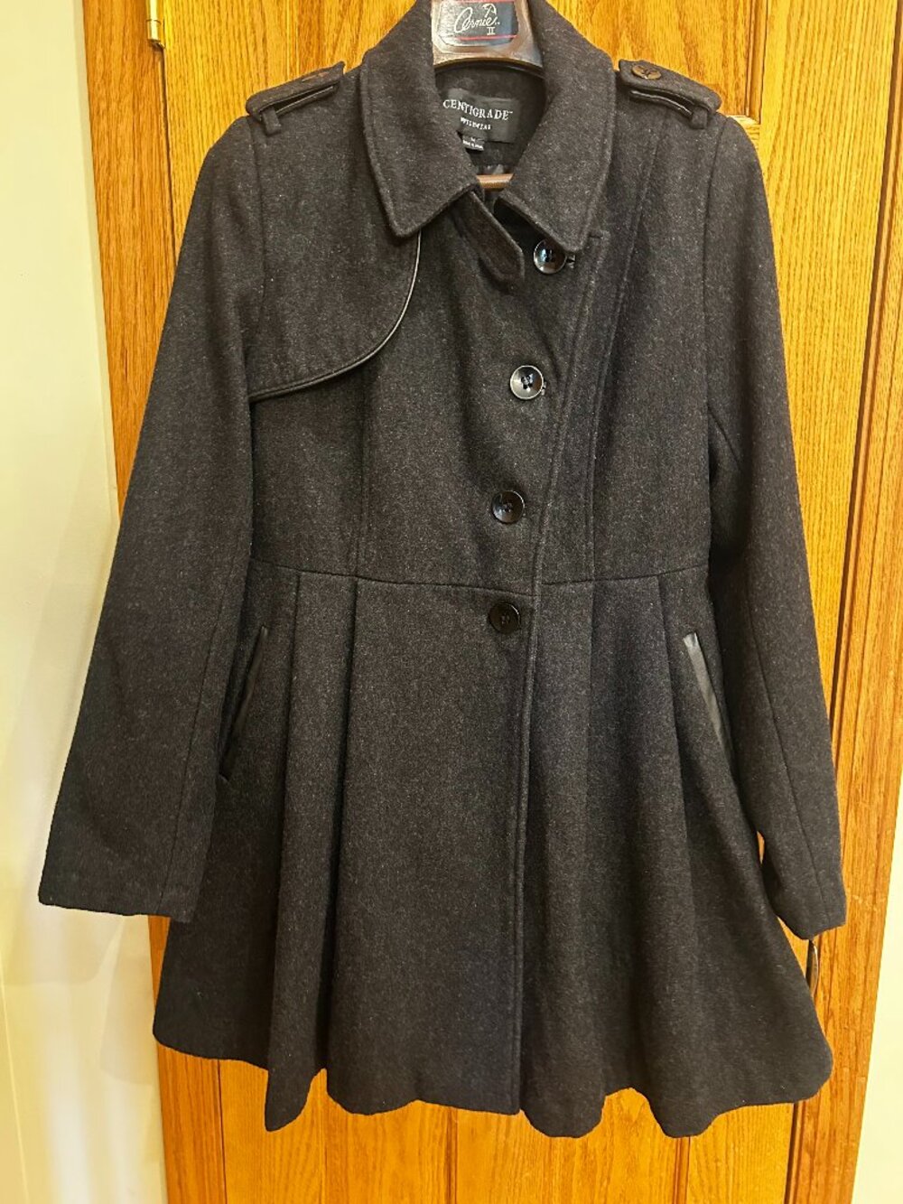 Centigrade Pleated Wool Coat. Medium
